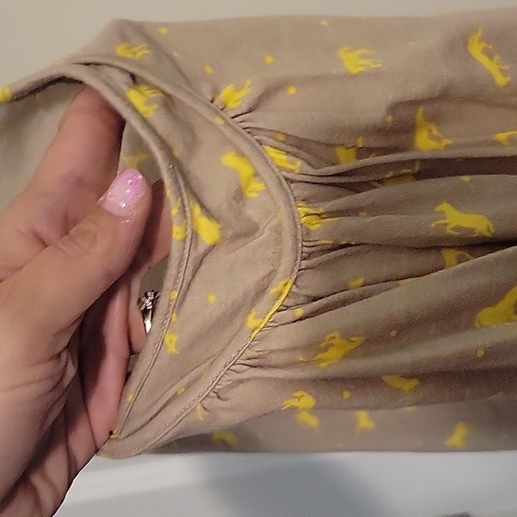 BCBG cropped tank - Picture 4 of 8